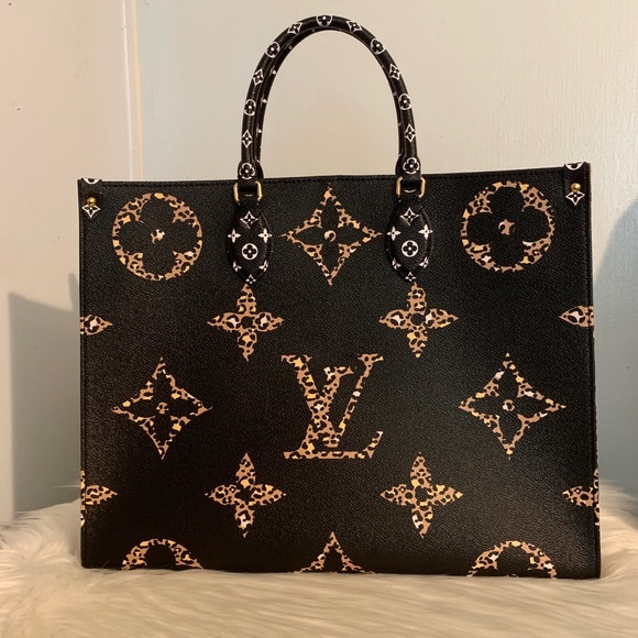 Louis Vuitton Handbags - 🌟Onthego Jungle Giant🌟 Monogram Ivory Caramel ✨